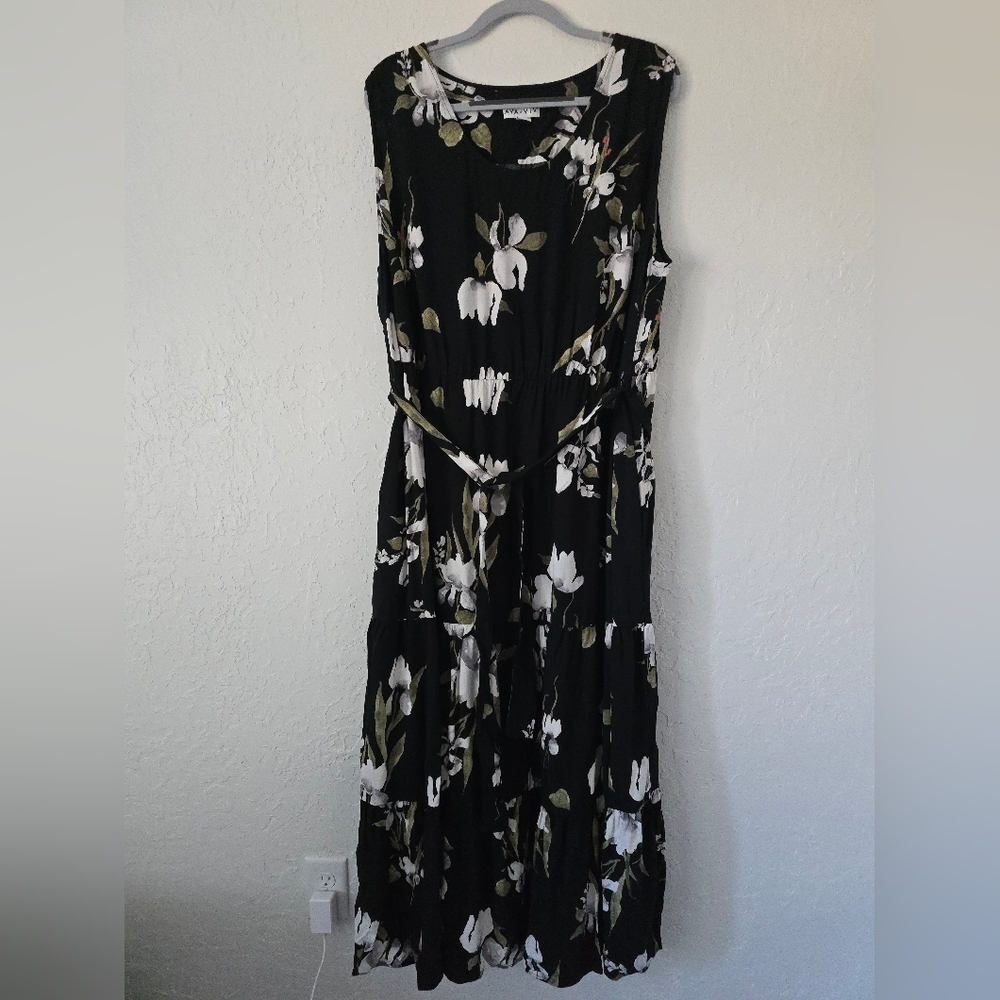 NWOT Ava & Viv Black floral dress size 3x washed but never worn